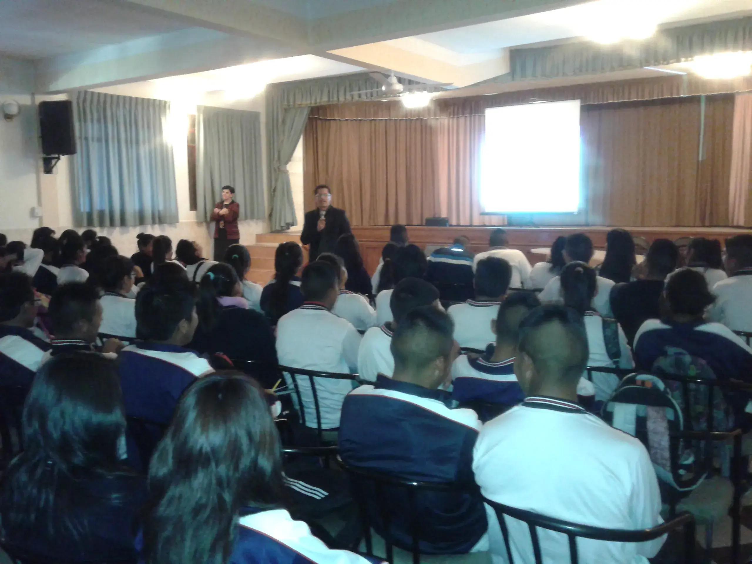 2015 - 9 - jun - charla a estudiantes (2)